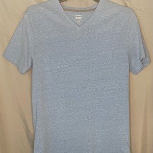 Old Navy V neck shirt